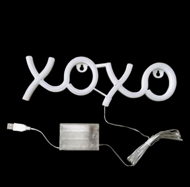Pink XOXO Neon Light (10 x 30 cm)